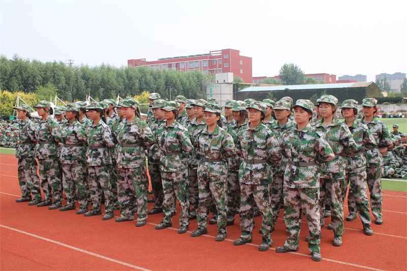 学生军训.JPG