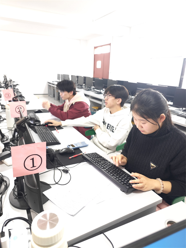 学生参赛照片.jpg